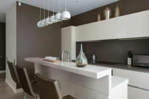 Dapur dengan Mini Bar Sederhana