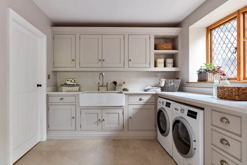 Dapur dengan Laundry Room