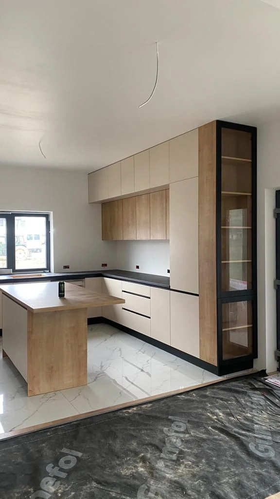 Lemari Dapur Gantung Desain Minimalis