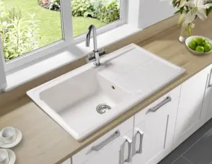 wastafel dapur putih