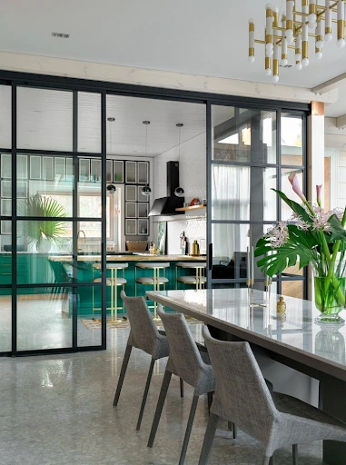 kitchen set pintu semi terbuka